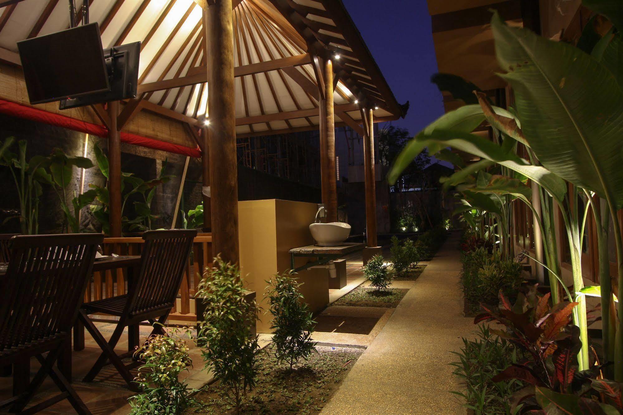 Bali Chaya Hotel Legian Zewnętrze zdjęcie